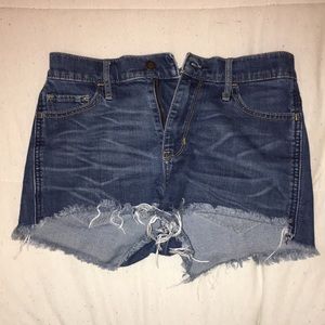 Medium washes denim shorts